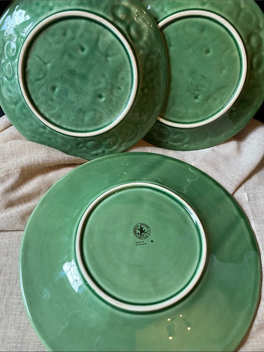 Majolica Green Ceramic Embossed Leaf & Floral Dinner Plates - Set of 3